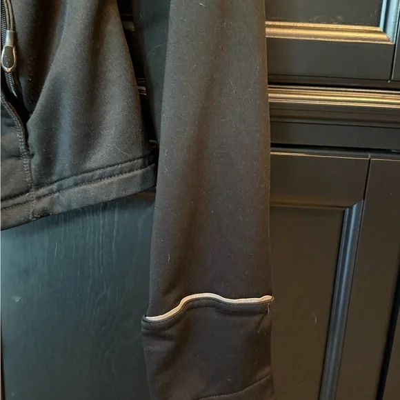 Women's Brooks Reflective Full Zip Black Running Jacket, Small, Fair Condition - Picture 6 of 13